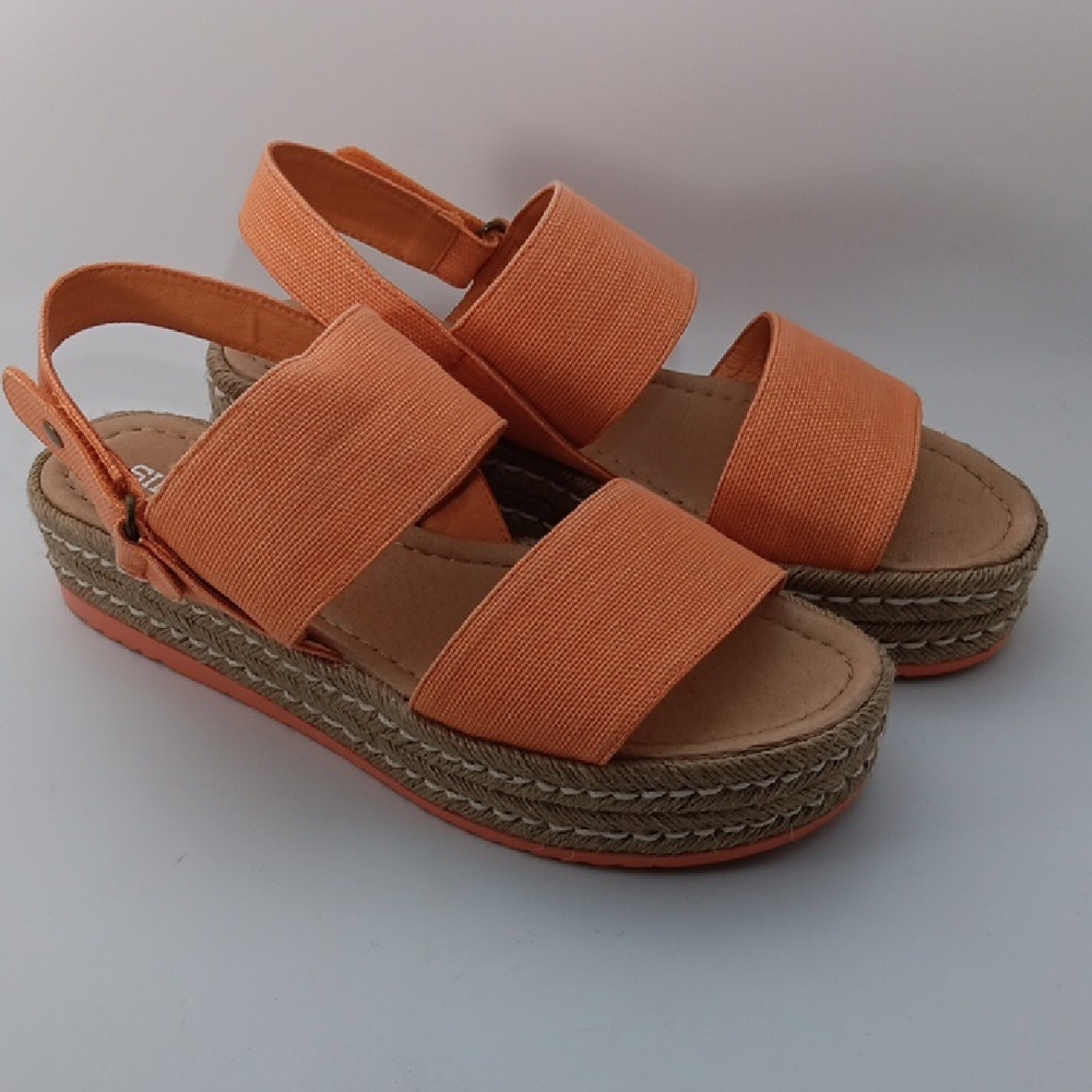 ORANGE WOMANS SANDALS